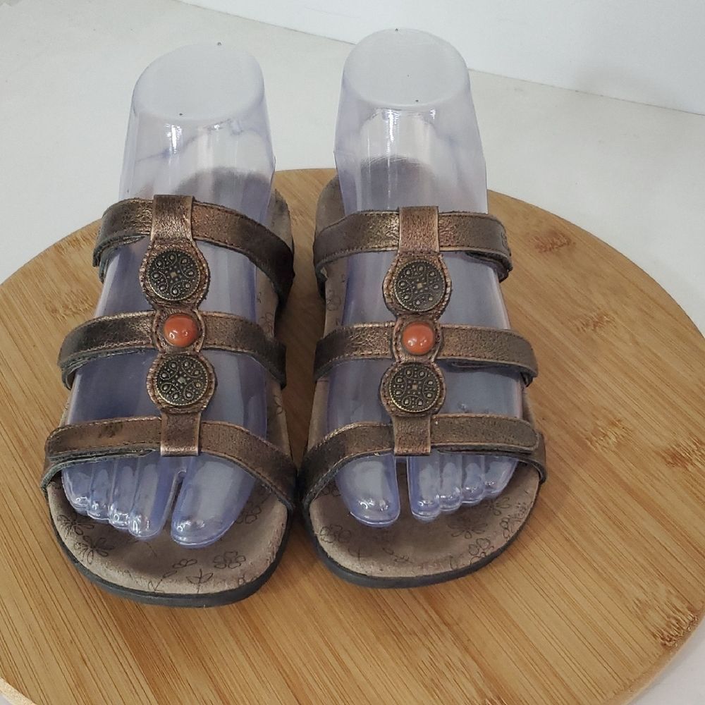 Taos Footwear Prize Bronze Sandals Leather with Orange Accents Women's Size 6